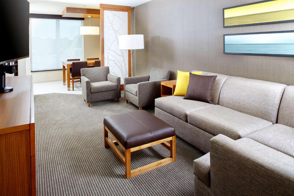 Hyatt Place Cleveland/Lyndhurst/Legacy Village photo