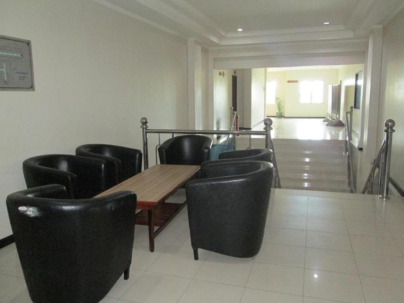 Posezení v ubytování Merpati Hotel