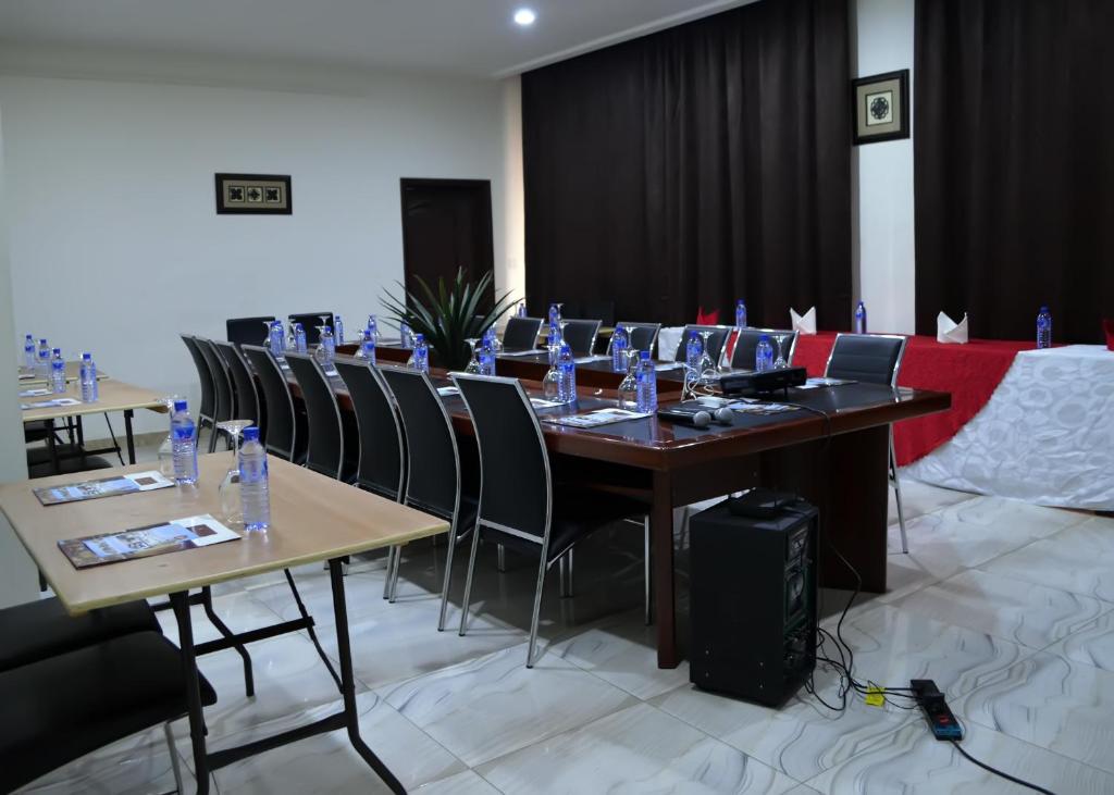 Posezení v ubytování De Santos Hotel