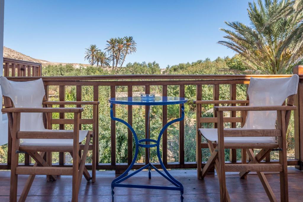Rõdu või terrass majutusasutuses Hotel Delfini