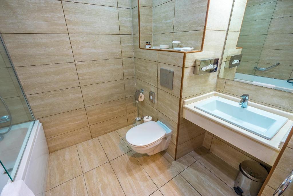 Koupelna v ubytování Hotel Lomsia