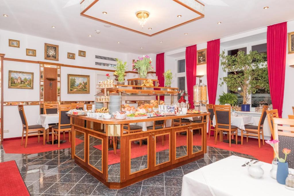Restaurace v ubytování Hotel Bayernland