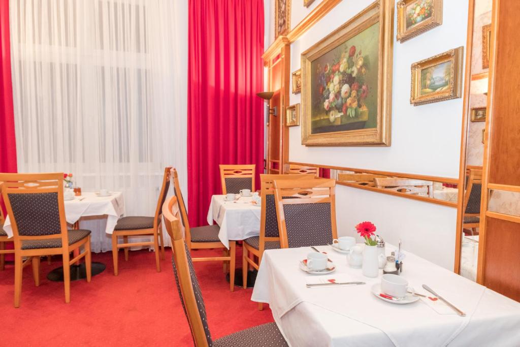 Restaurace v ubytování Hotel Bayernland