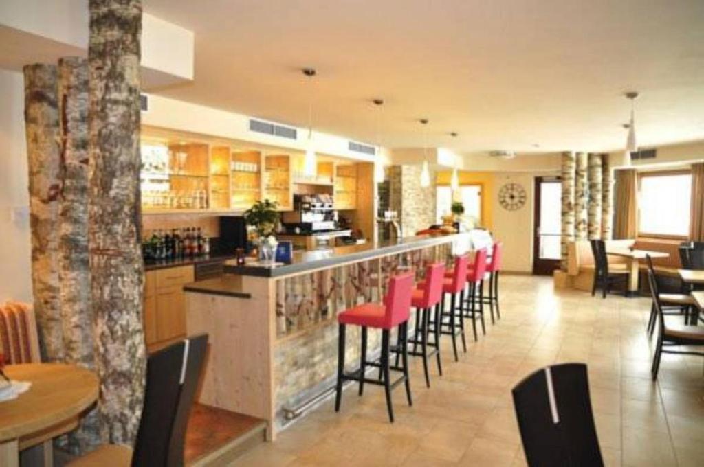 Restaurace v ubytování Alpenlife Hotel Someda