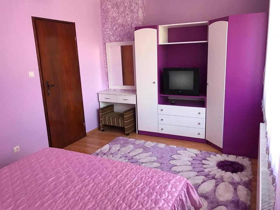 Postel nebo postele na pokoji v ubytování Guest Rooms Profirov