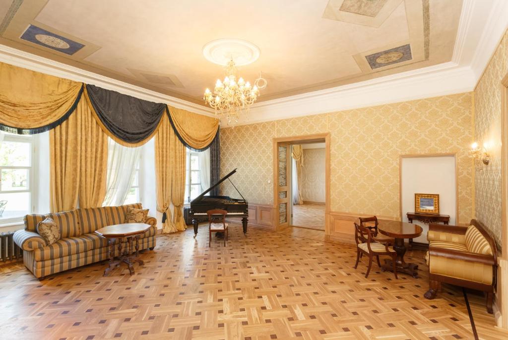Posezení v ubytování Kernu Manor Hotel & SPA