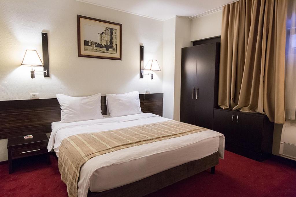 Ramada Iasi City Center - Queen Room