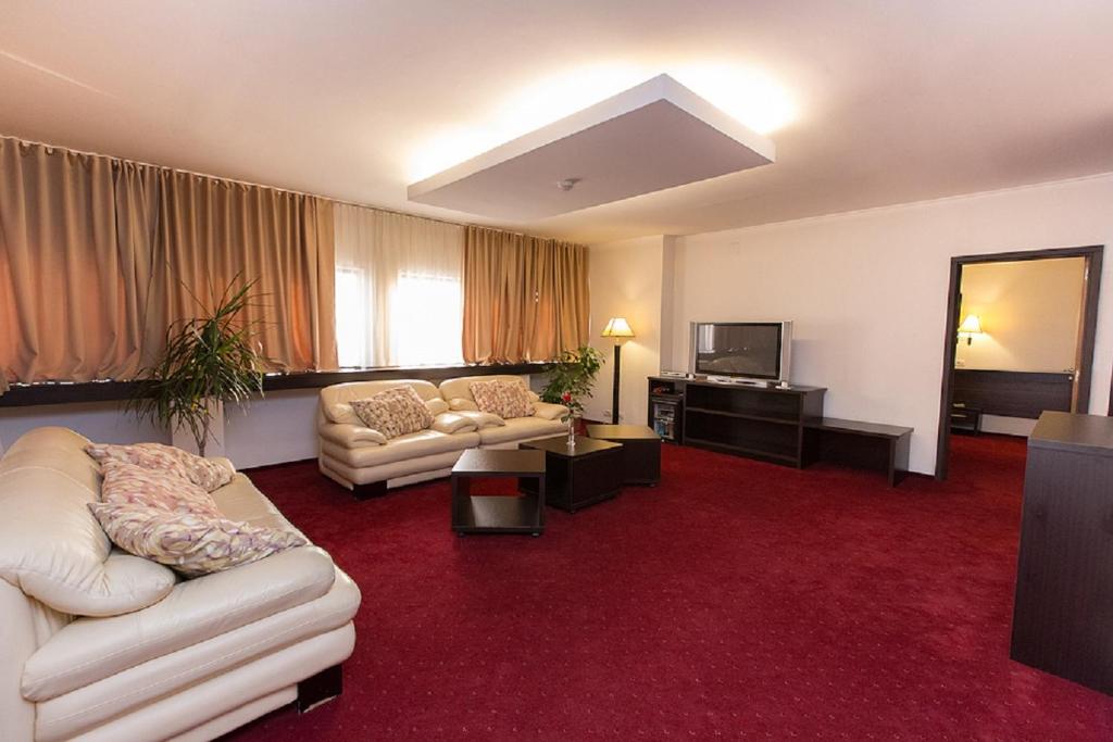 Ramada Iasi City Center - King Suite