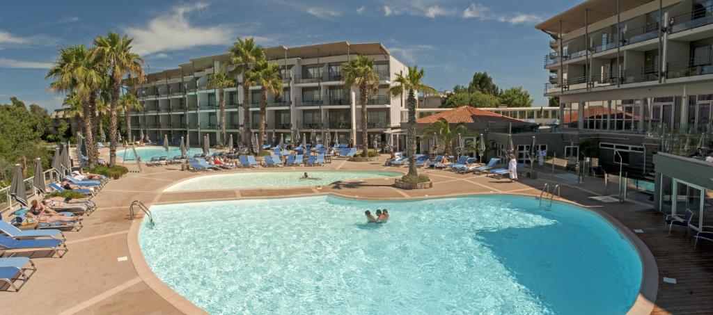 Bazén v ubytování Thalazur Antibes - Hôtel & Spa nebo v jeho okolí