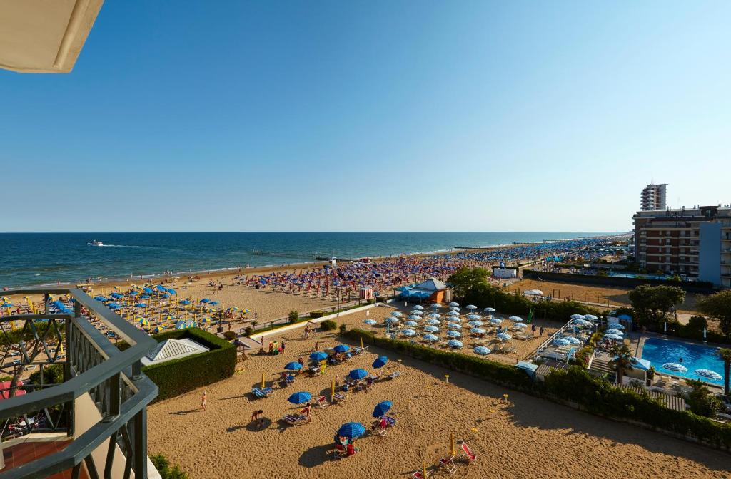 Nespecifikovaný výhled na moře nebo výhled na moře při pohledu z hotelu