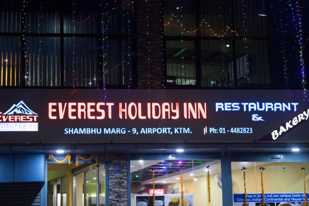 Certifikát, hodnocení, plakát nebo jiný dokument vystavený v ubytování Everest Holiday Inn