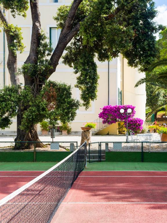 Теннис и/или сквош на территории Hotel Villa Ottone или поблизости