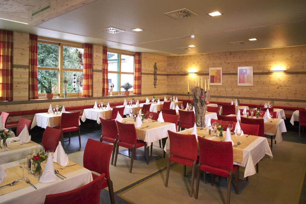 Restaurace v ubytování Hotel Zum Hirschen