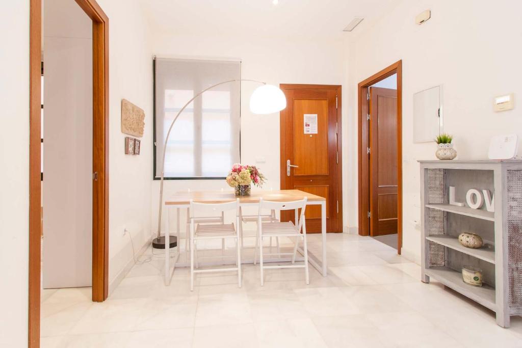 Apartamento Plaza Nueva, Seville, Spain - Booking.com