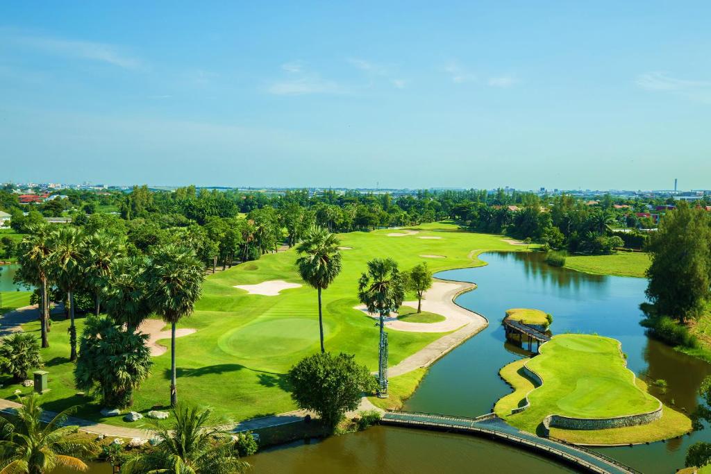 Summit Windmill Golf Residence, Bangna – Updated 2023 Prices