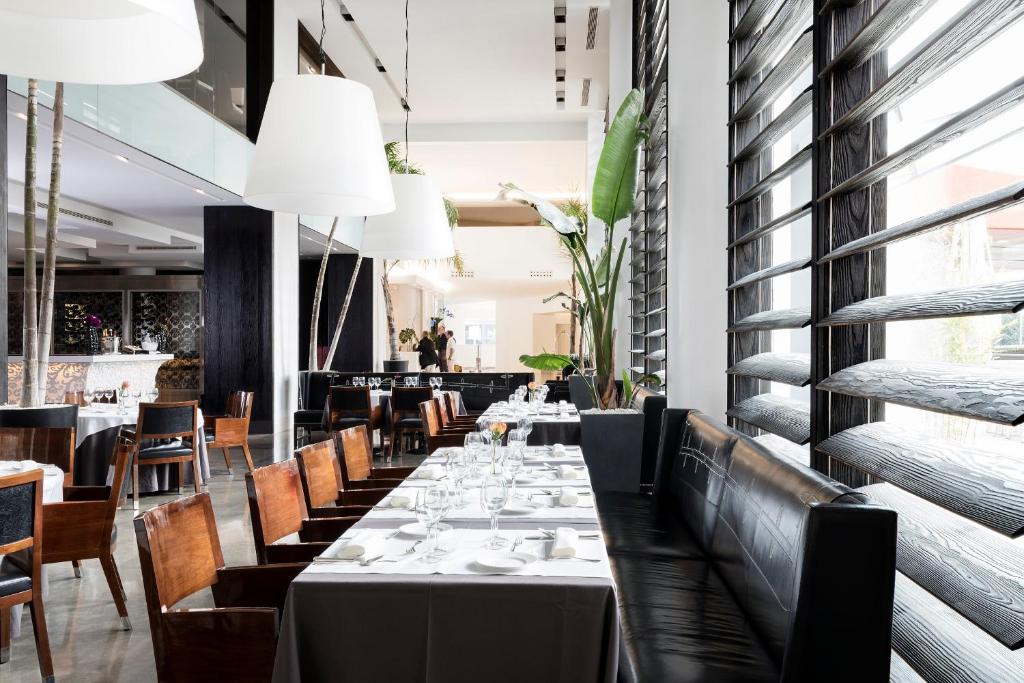 Hotel Puerta America - Resim 42