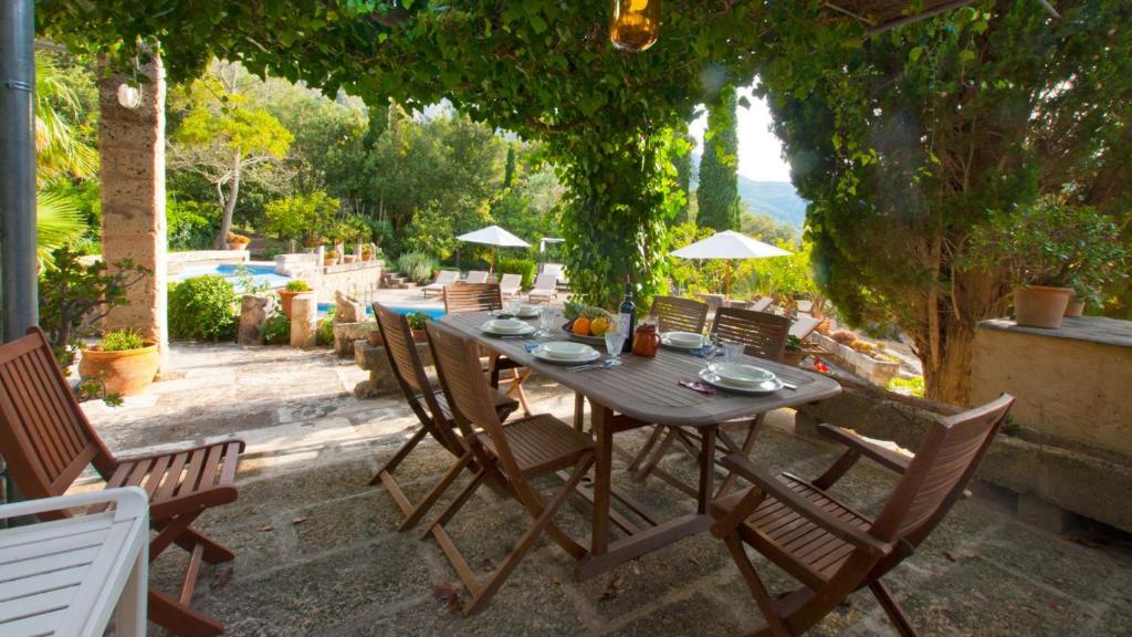Vonkajšia záhrada v ubytovaní Finca GARROVERA Pollensa by Mallorca Villa Selection