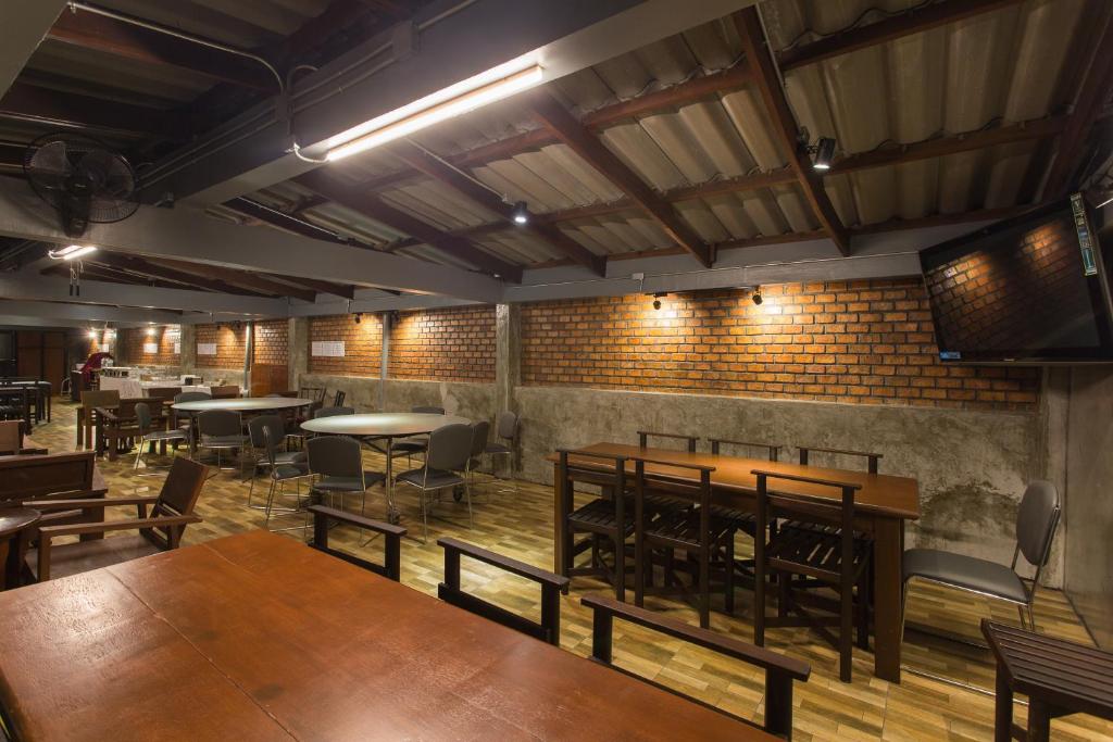 City Hotel Krabi - Resim 14