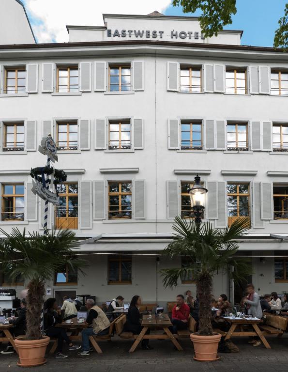 East West Hotel Basel - Resim 26