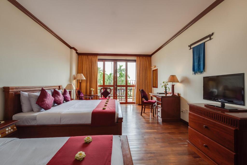 Angkor Paradise Hotel - Deluxe Family Room With Balcony