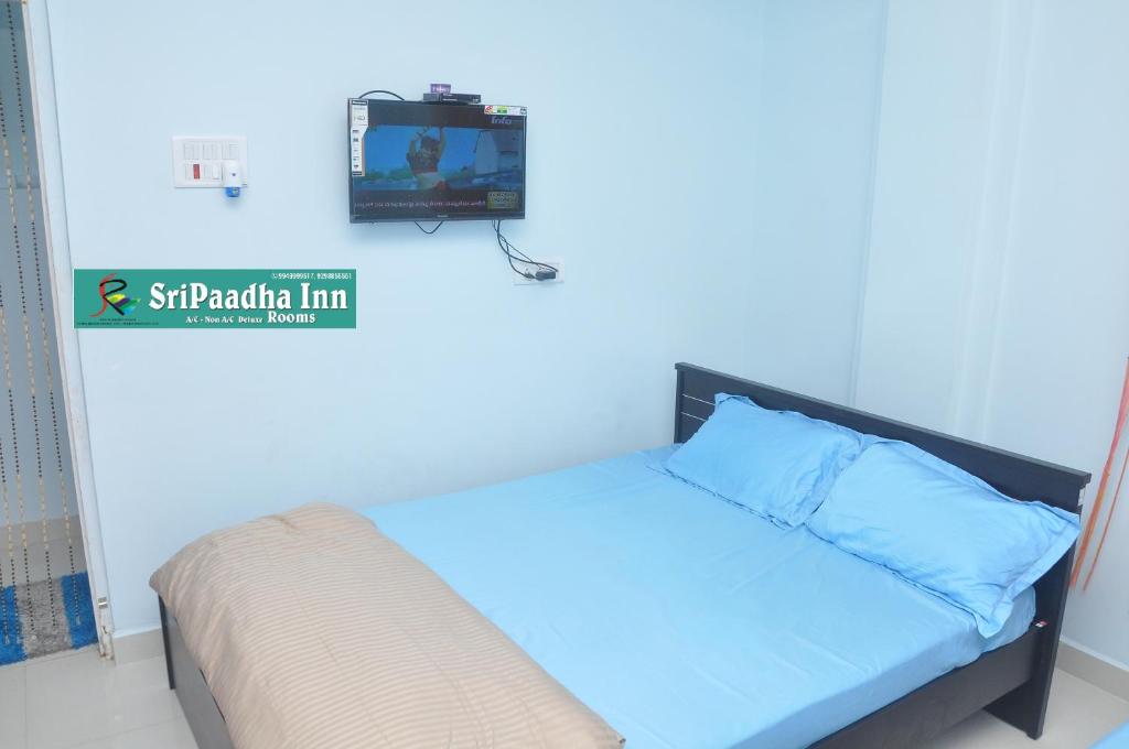 SriPaadha Inn Kanipakam - Standard Double Room