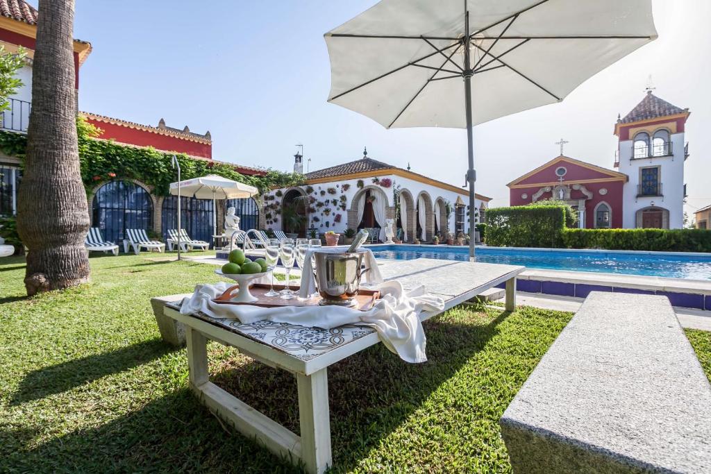 Casa de Campo con Piscina en Sevilla en los Palacios y ...