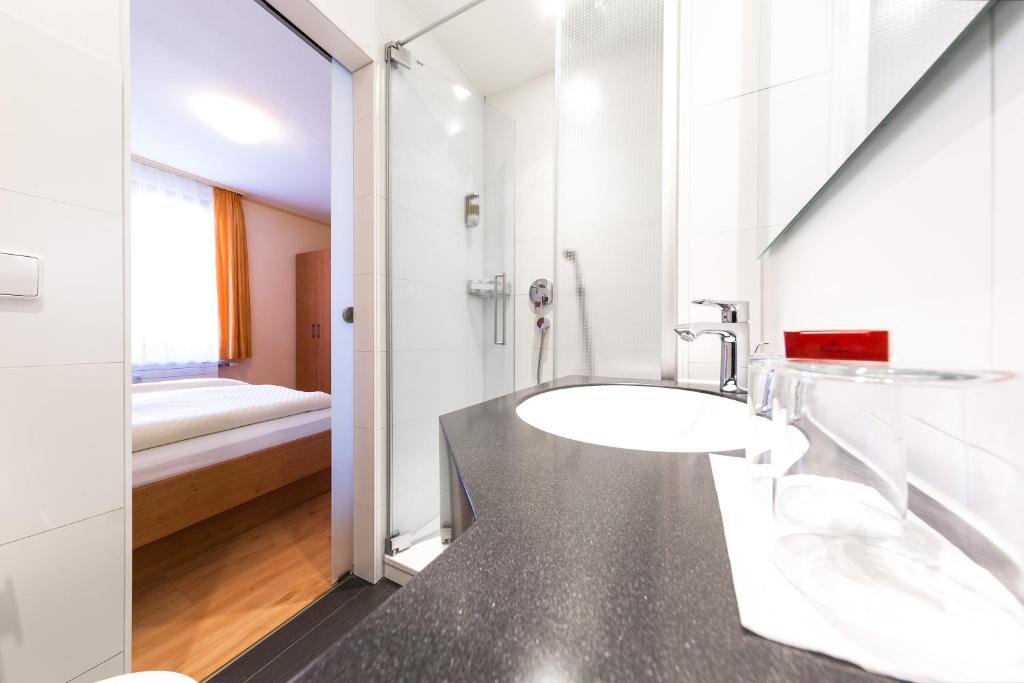 Koupelna v ubytování Hotel Hirschen