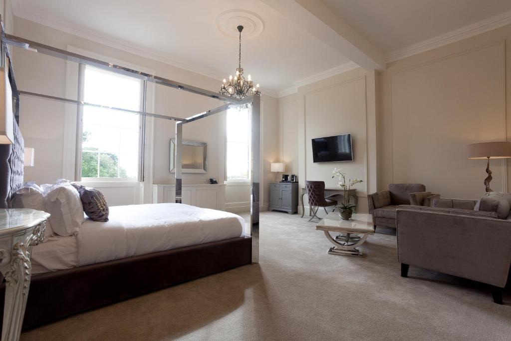 Winstanley House - 