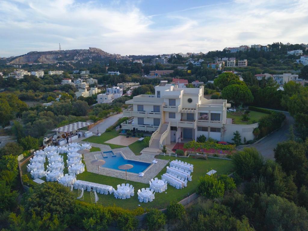 Basen w obiekcie Villa Artemis lub w pobliżu