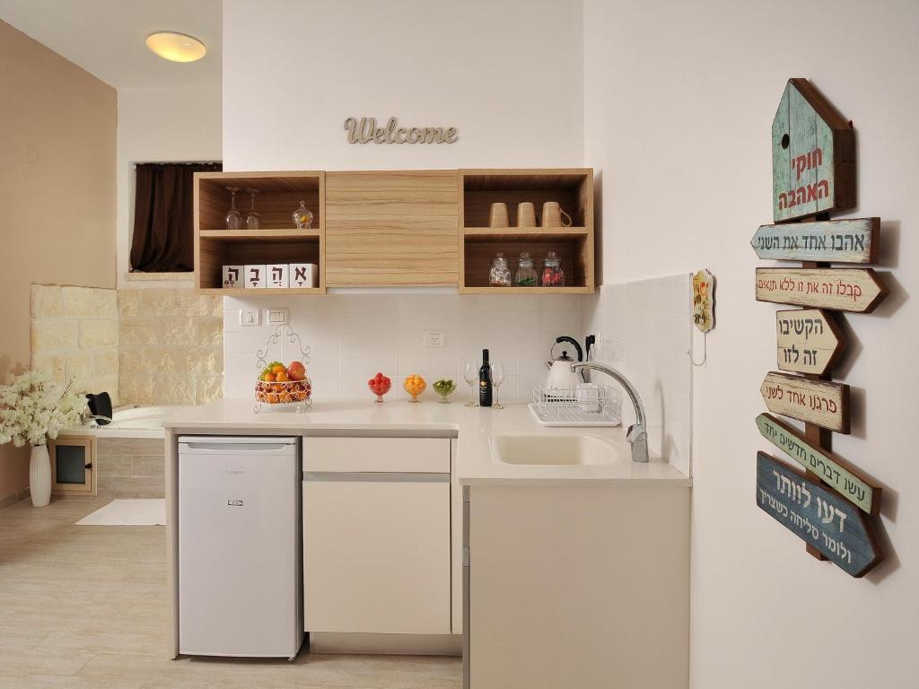 Kuchyň nebo kuchyňský kout v ubytování Zimmer BaSadot