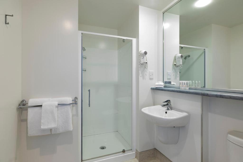 Koupelna v ubytování Quest Dunedin Serviced Apartments