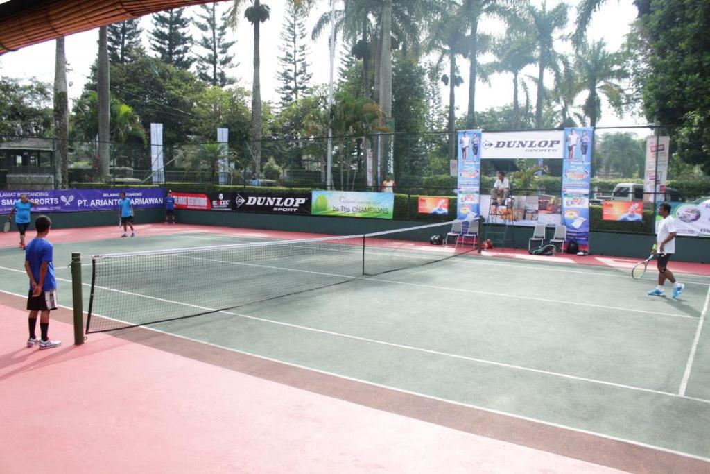 Tenis a/nebo squash v ubytování Concordia Hotel Bumi Sangkuriang Bandung nebo okolí