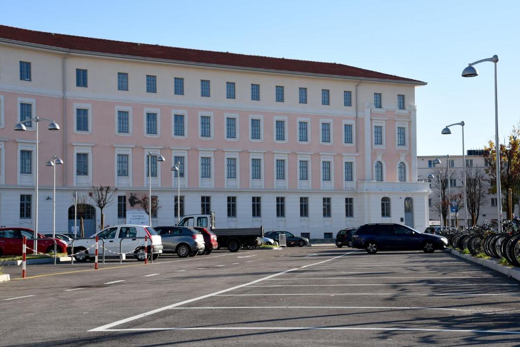 The building in which a szállodákat is located