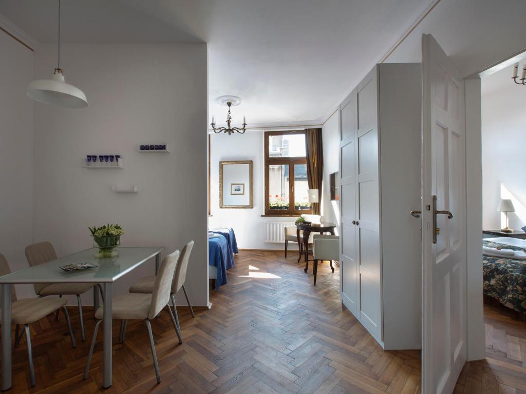 Antique Apartments Old Town - Studio (2 Adults) - 23 Sławkowska Street