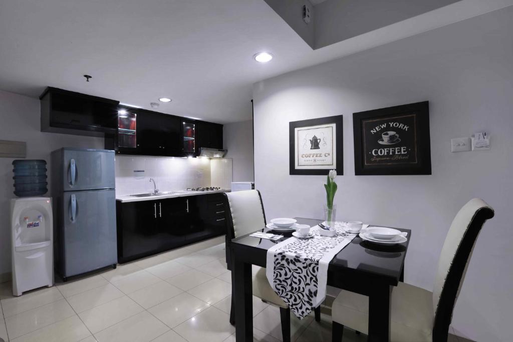 Kuchyň nebo kuchyňský kout v ubytování Horison Ultima Suite & Residences Rasuna Jakarta