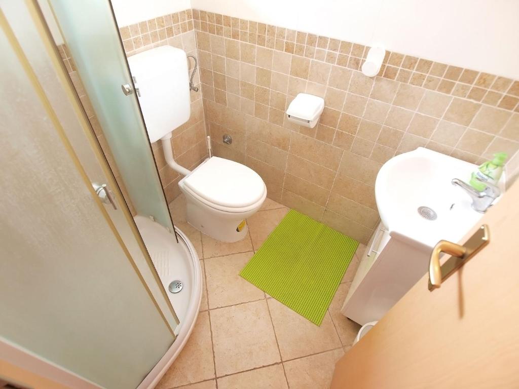 Kúpeľňa v ubytovaní Apartment with 4 Bedrooms 446