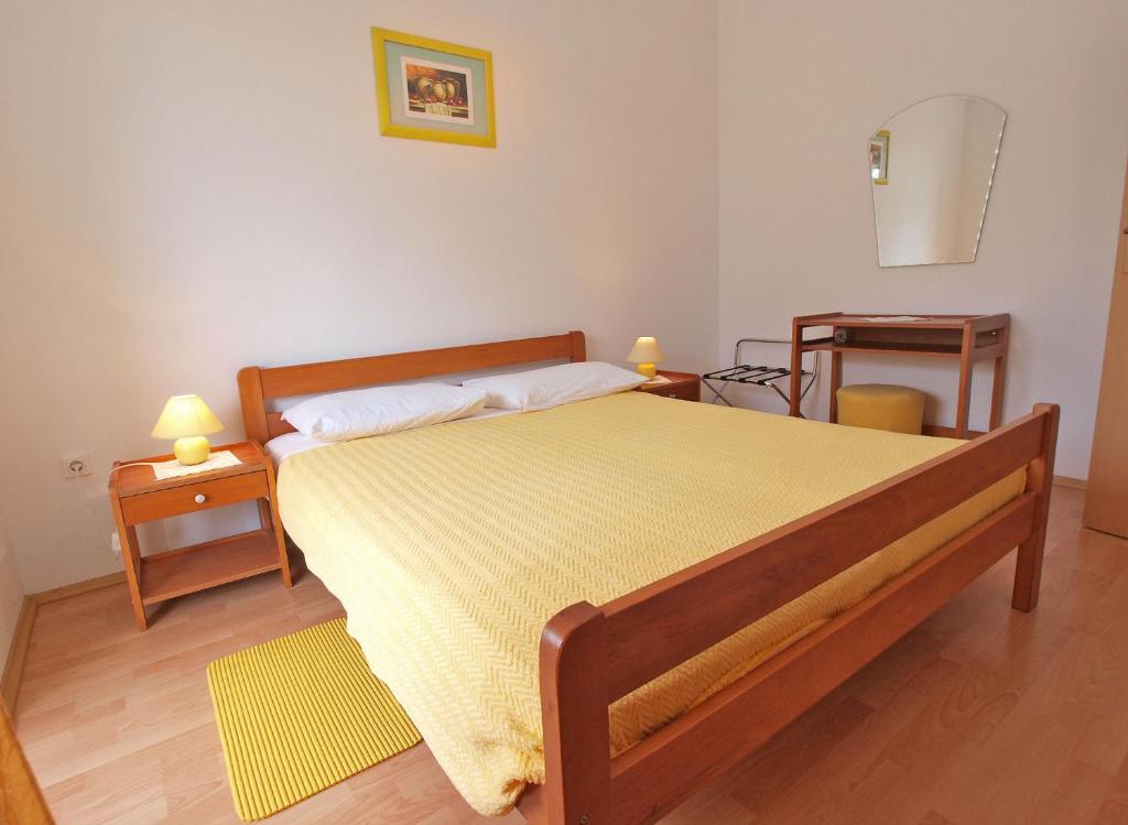 Posteľ alebo postele v izbe v ubytovaní Apartment with 4 Bedrooms 446