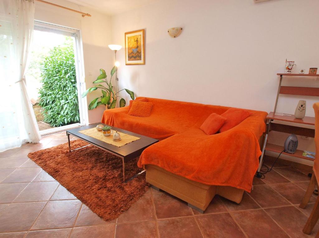 Posedenie v ubytovaní Apartment with 4 Bedrooms 446