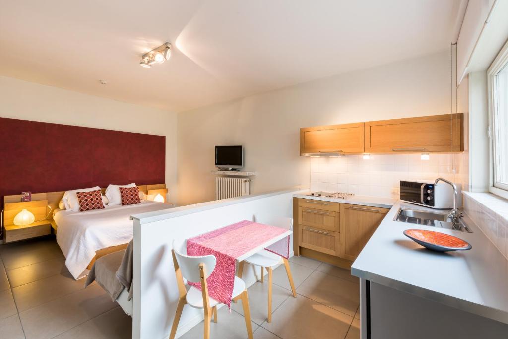 Kuchnia lub aneks kuchenny w obiekcie B&B visavis