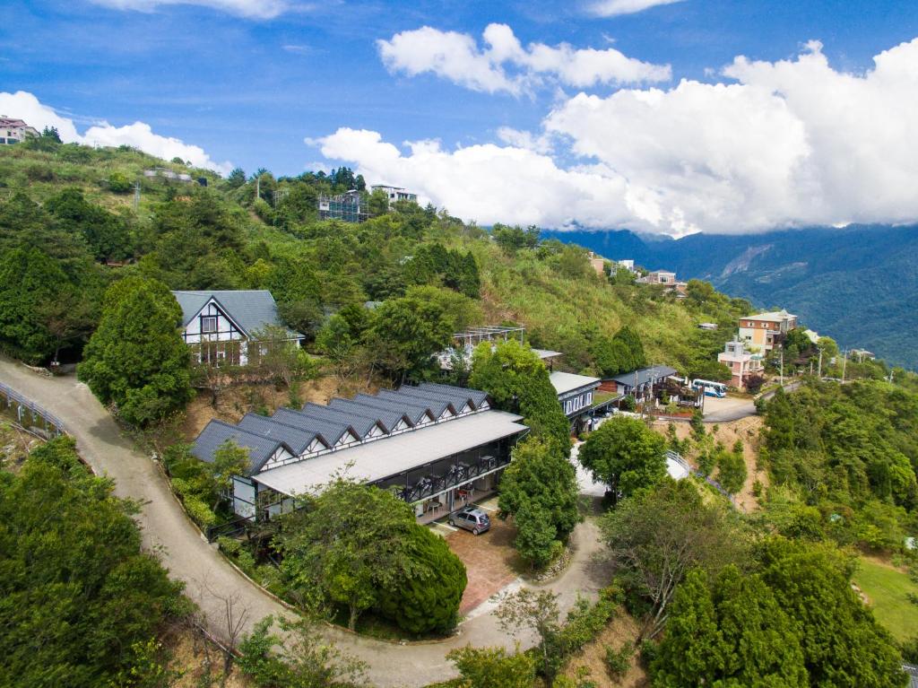 &#x6E05;&#x5883;&#x8332;&#x5FC3;&#x5712;&#x5C71;&#x838A;&#x9CE5;&#x77B0;&#x5716;