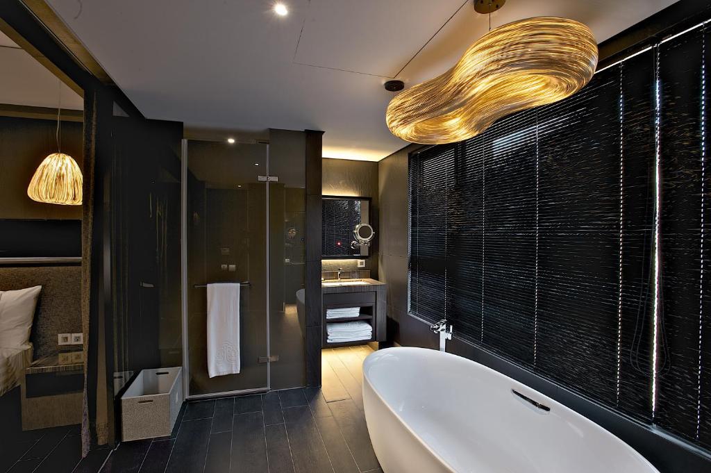 Koupelna v ubytování arTree hotel
