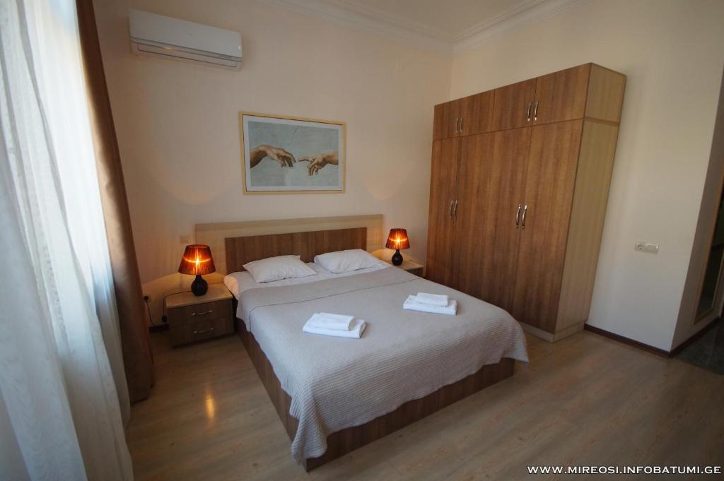Postel nebo postele na pokoji v ubytování Hotel Mireosi