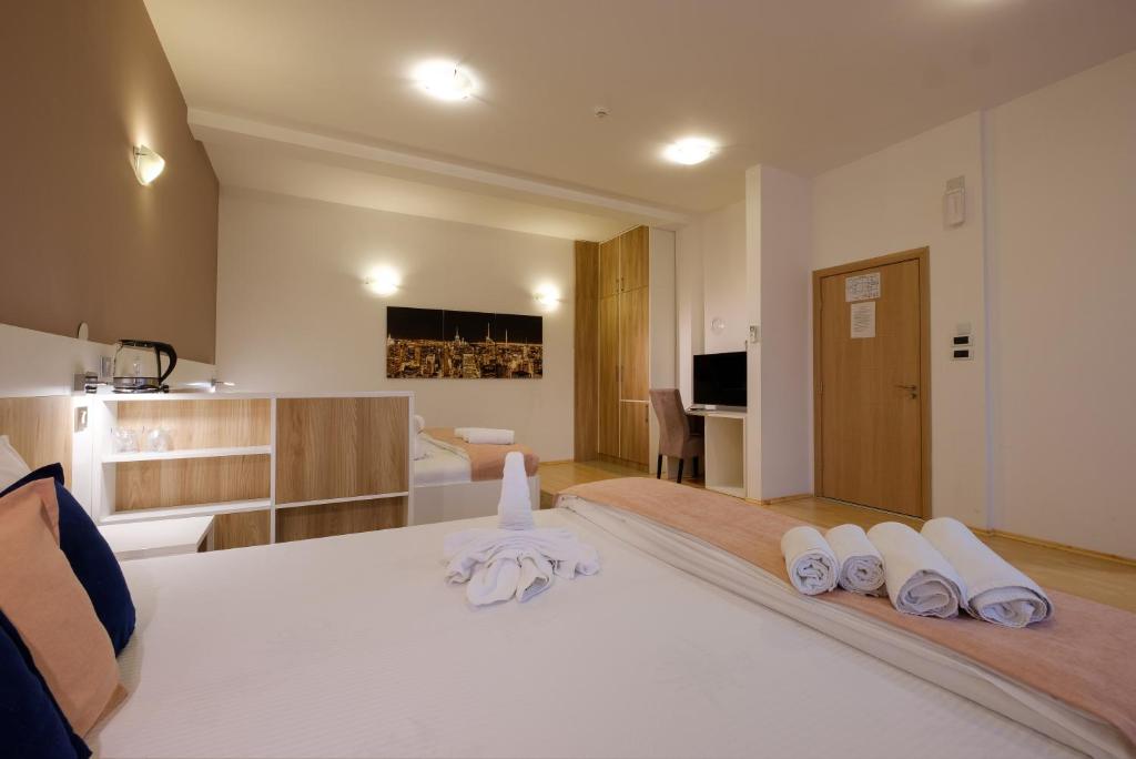 Airport Hotel Garni - Resim 21