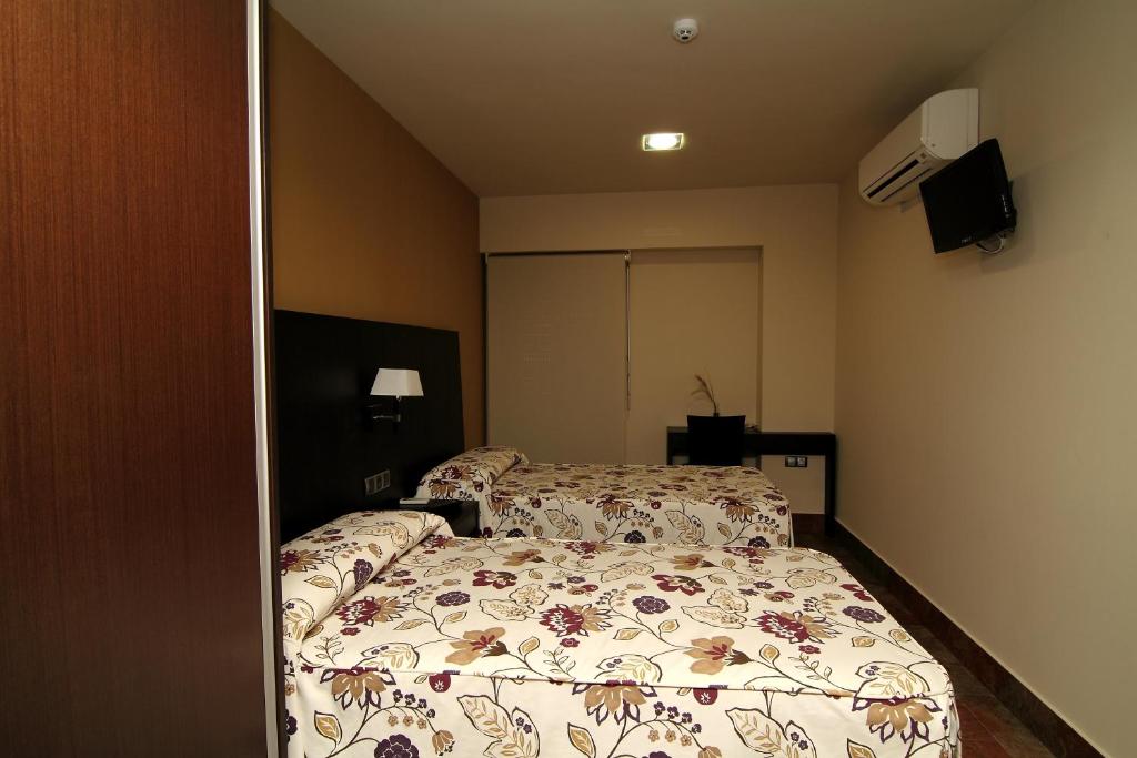 Hostal Restaurante La Bartola - 1