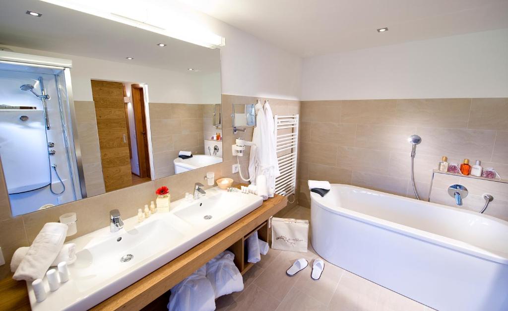 Kúpeľňa v ubytovaní Hotel Leonhard