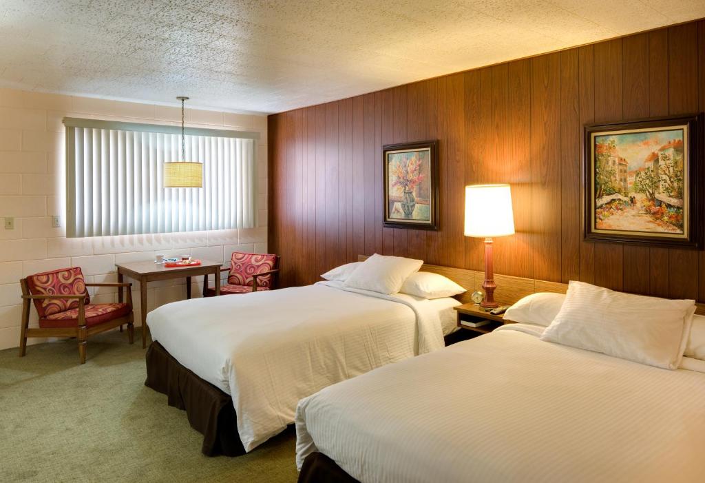 Sunset Motel Moriarty - Queen Kamer Met 2 Queensize Bedden