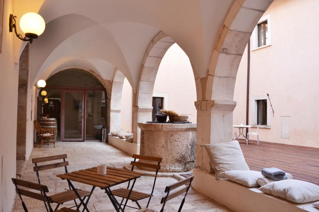 Posezení v ubytování Convento di San Colombo