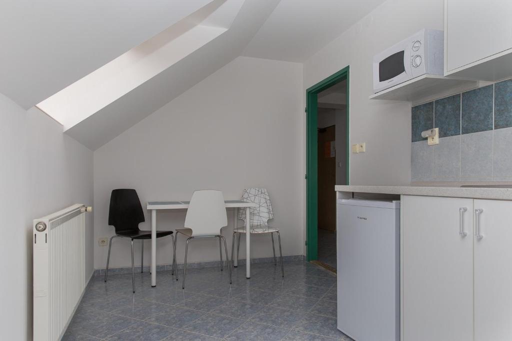 Kuchyň nebo kuchyňský kout v ubytování Hotel Richmond Teplice