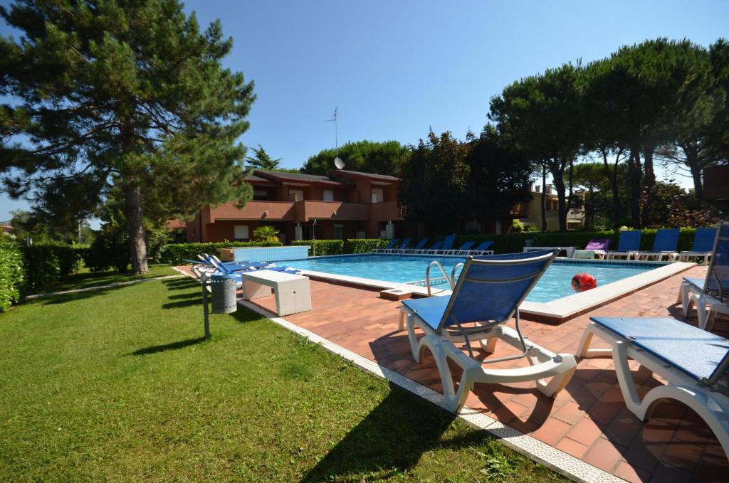 Basen w obiekcie Villaggio Orchidee lub w pobliżu