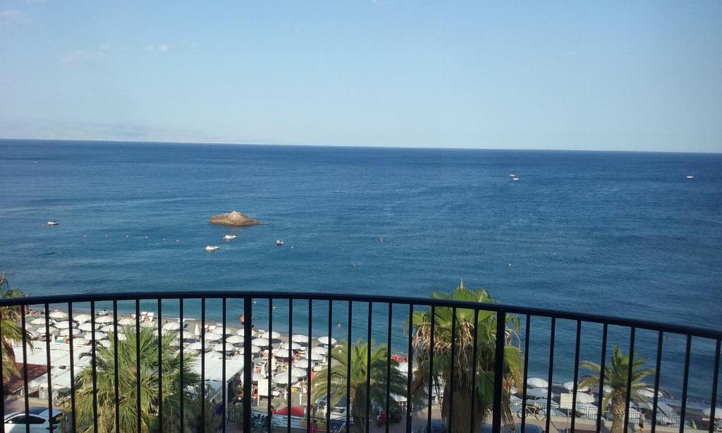 Nespecifikovaný výhled na moře nebo výhled na moře při pohledu z hotelu
